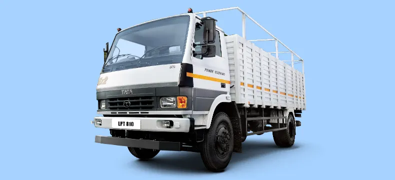How Does the Power Steering and Gearbox Enhance Handling in the Tata LPT 810?